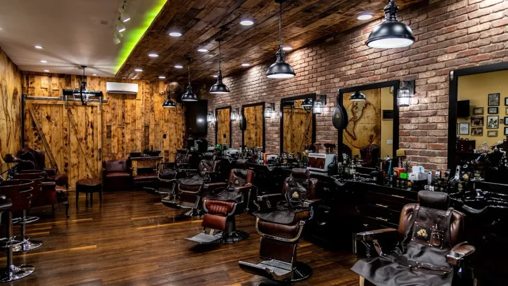 Lions Den Shear And Shave/Barbershop — Barber shop in Cliffside Park